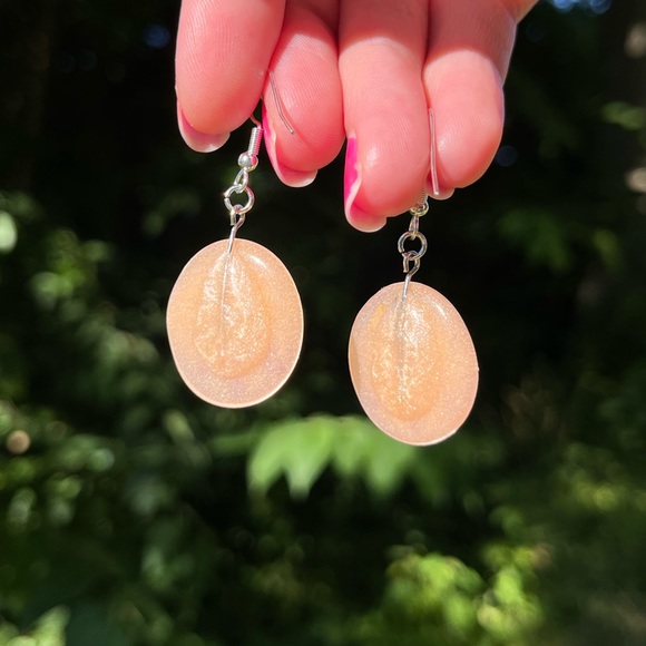 Handmade Real Dried Flower UV Resin Earrings - Picture 12 of 16